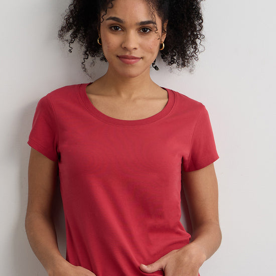 womens organic scoop neck t-shirt - vintage red - fair indigo fair trade ethically made